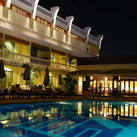 Windmill Resort Hotel Pattaya Buitenkant foto