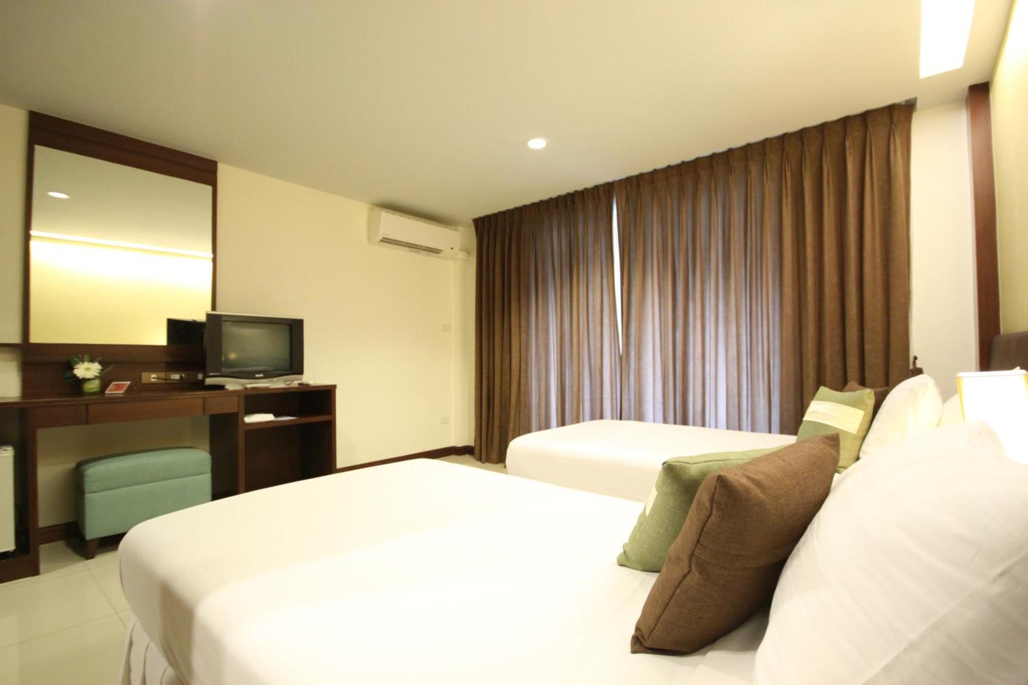 Windmill Resort Hotel Pattaya Buitenkant foto