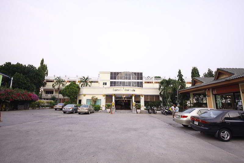 Windmill Resort Hotel Pattaya Buitenkant foto