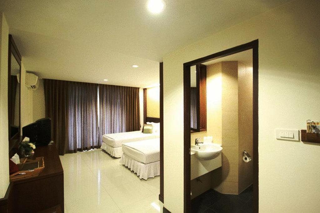 Windmill Resort Hotel Pattaya Buitenkant foto