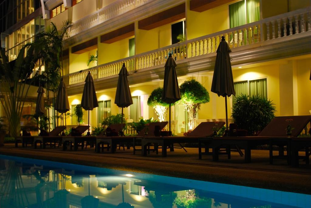 Windmill Resort Hotel Pattaya Buitenkant foto