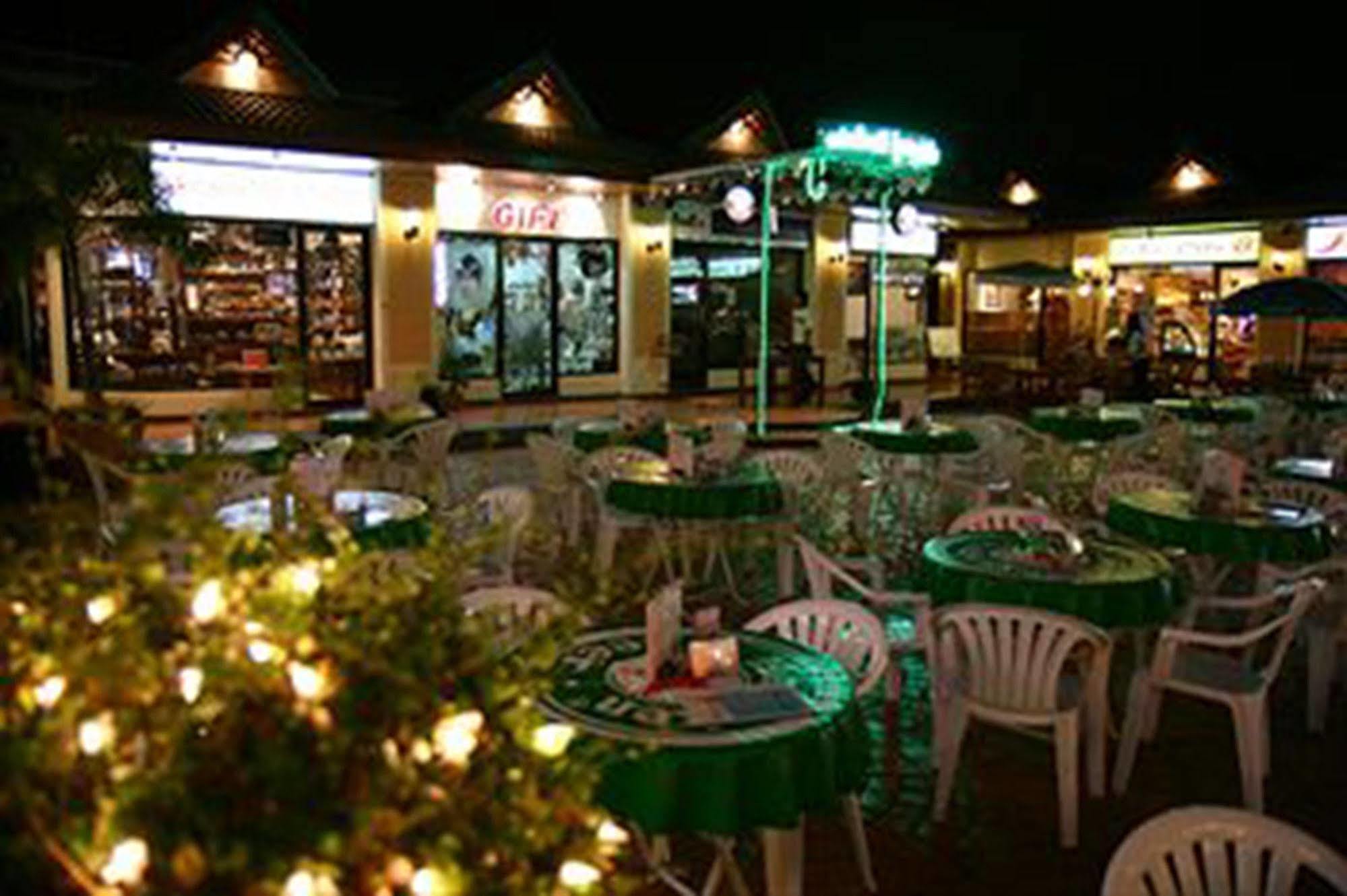 Windmill Resort Hotel Pattaya Buitenkant foto