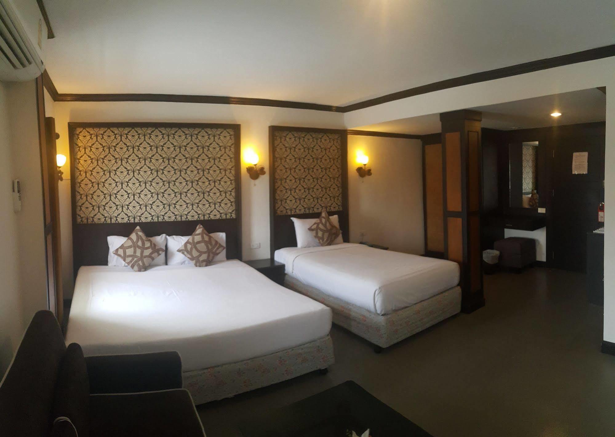Windmill Resort Hotel Pattaya Buitenkant foto