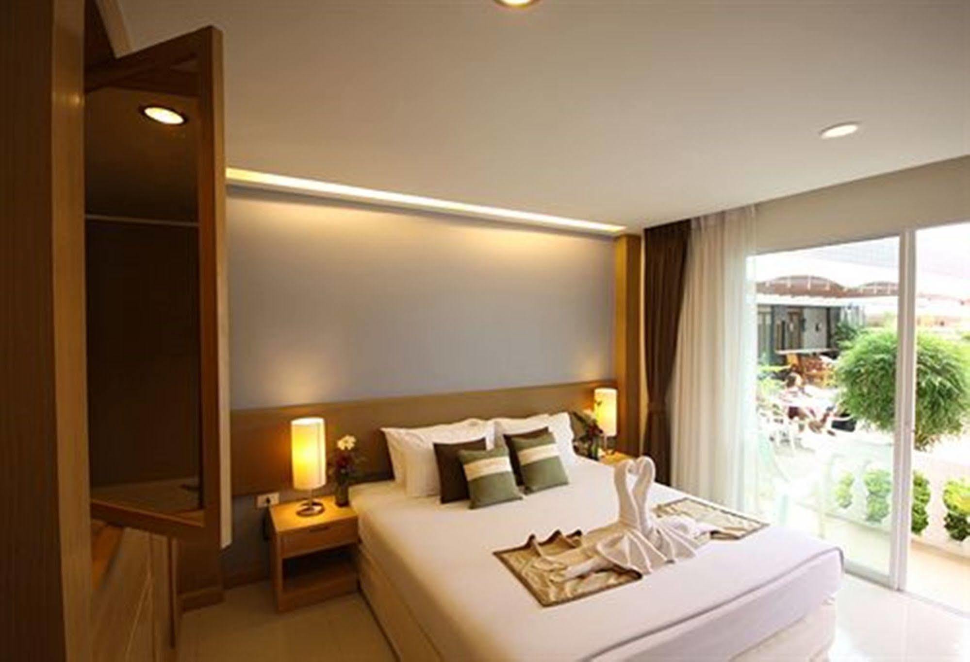 Windmill Resort Hotel Pattaya Buitenkant foto