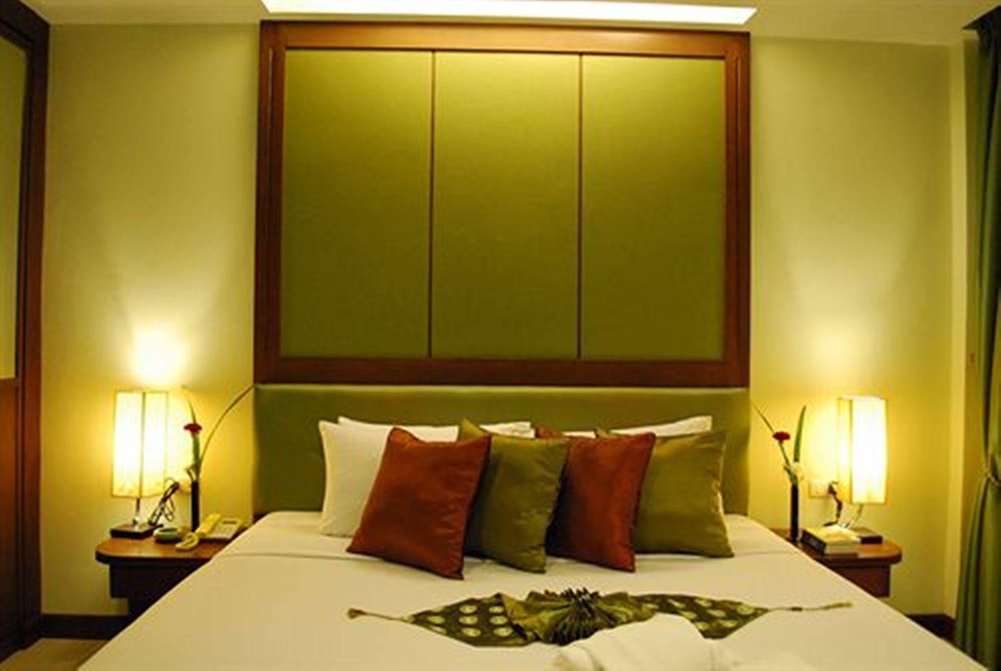 Windmill Resort Hotel Pattaya Buitenkant foto