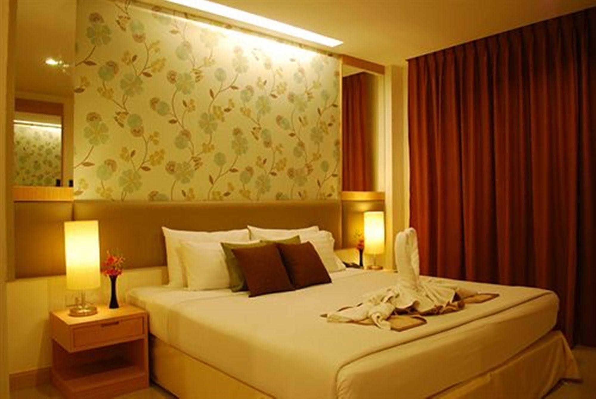Windmill Resort Hotel Pattaya Buitenkant foto